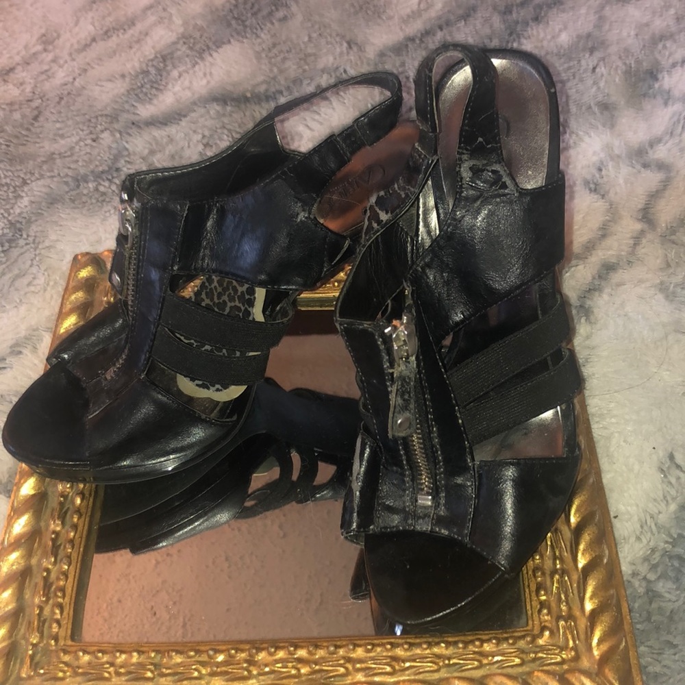Carlos Santana pumps